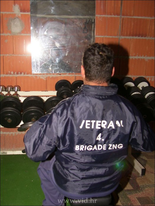 (05)